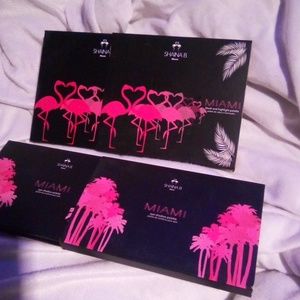 Shana B makeup Miami and brush fold bag